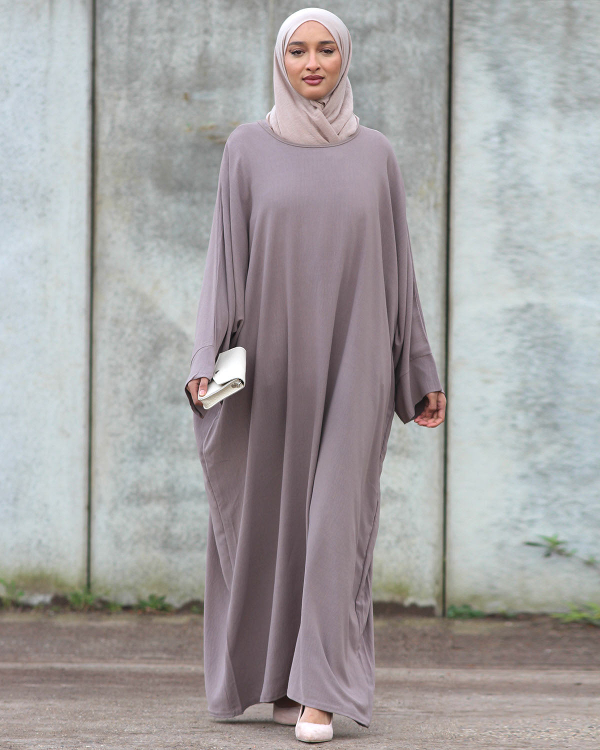 Abaya mit weitem Schnitt