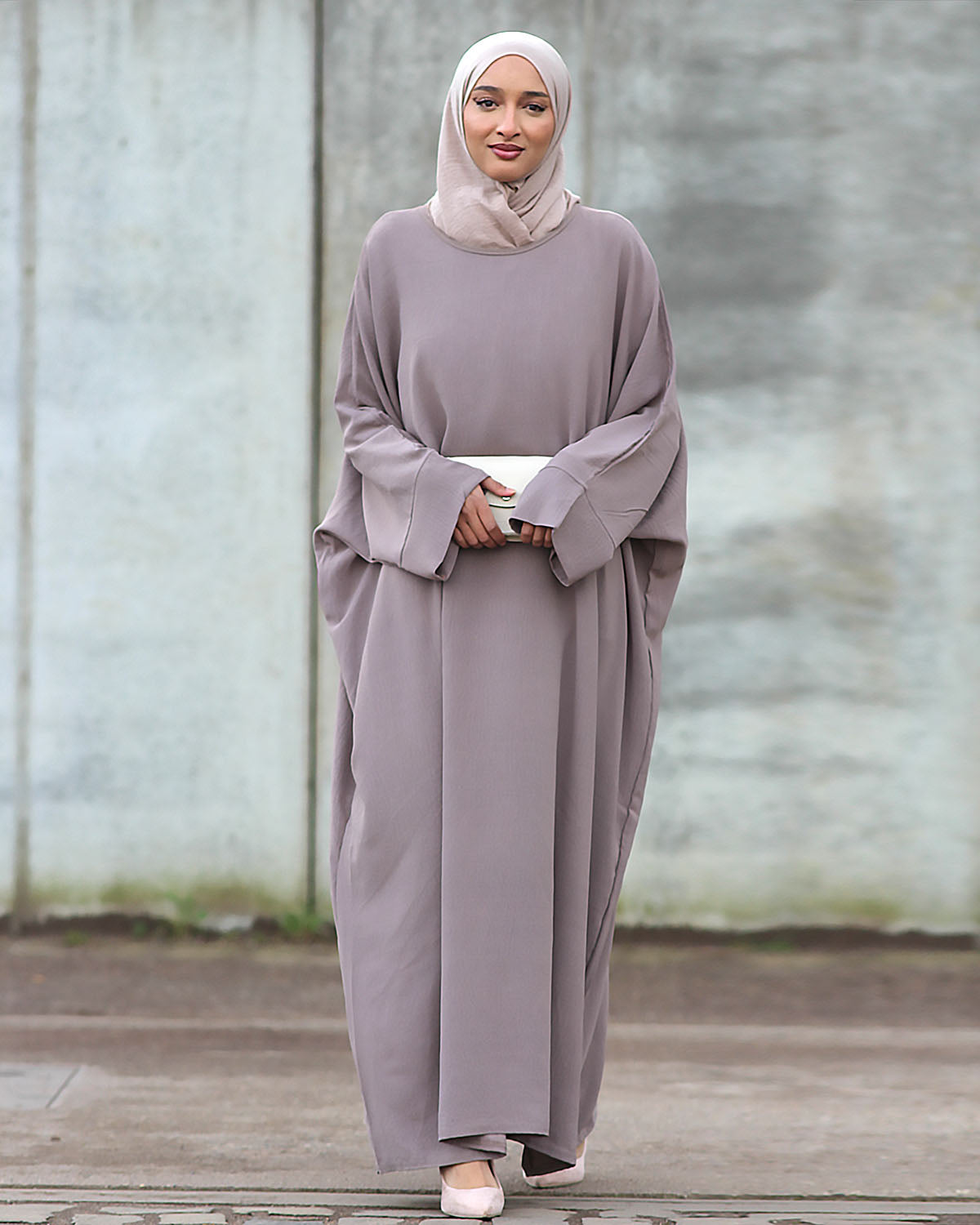 Abaya mit weitem Schnitt